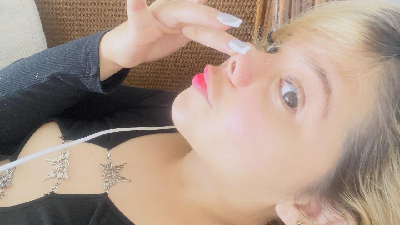 The curve you didn't know you were obsessed with until today posted by IvanaBanks25