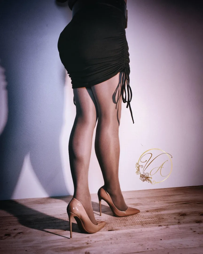 The edge of light and shadow posted by Vitoria_Augusta