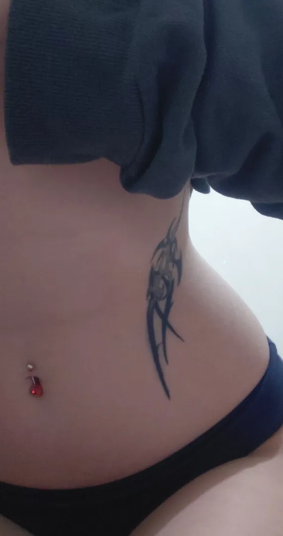 The first 300 people who upvote will receive a little gift via DM posted by owoteaxx_xx