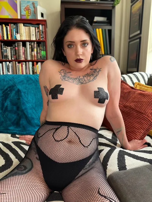 The fishnets stay on by _MissguidedGhost_