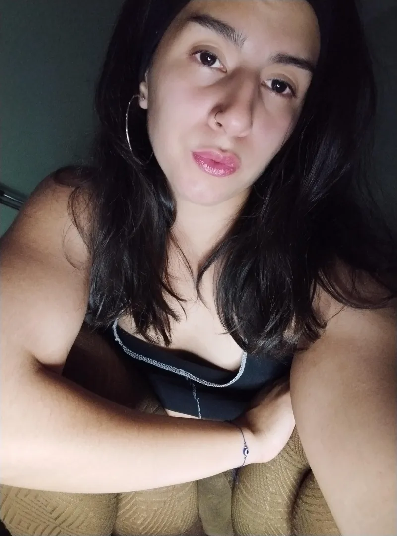 The gloss is thin posted by brinksophie