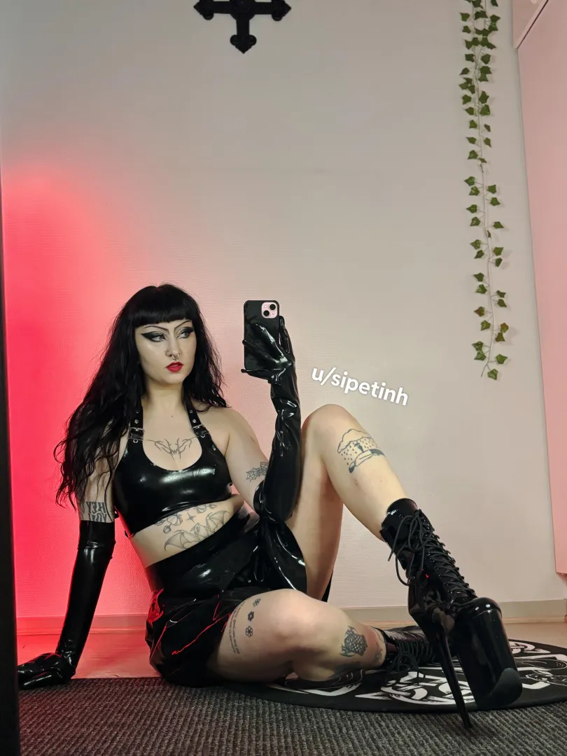 the gloves are too big but they just make this fit better posted by sipetinh