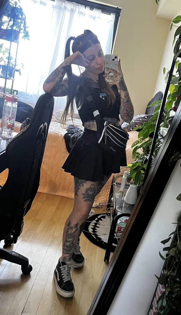 The hair ties are for you to pull on posted by kaandyyy17