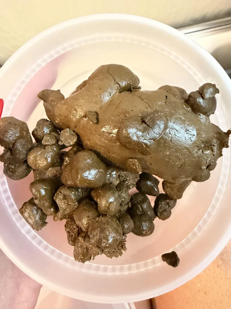 The heart pebble says ‘Made with Love’ [SELLING] posted by Arabscatgoddess