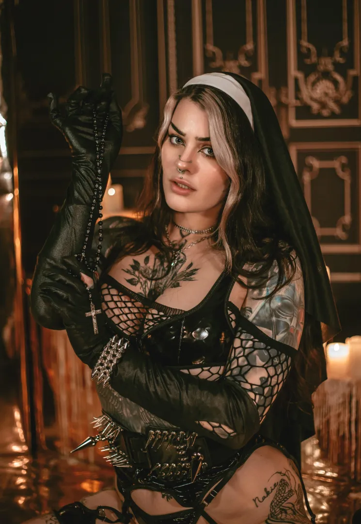 the kind of girl you'd fuck posted by CloudyHushx