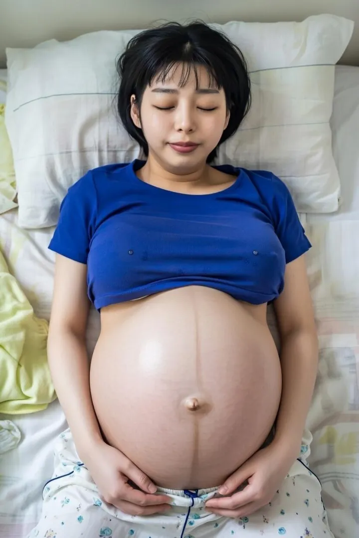 The Last Weeks of Planet Min-ju (Part 0) posted by pendery1