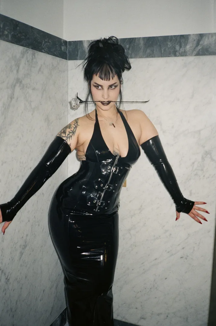The latex Spider in the shower… posted by thepetrasteele