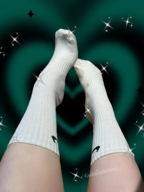 The longer you stare, the deeper your submission becomes by sexykitten421