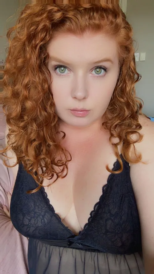 The look that changes the mood. by daphyduck91