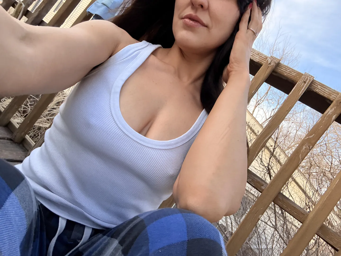 The men in my neighborhood are so nice to me!! posted by barefootdriving