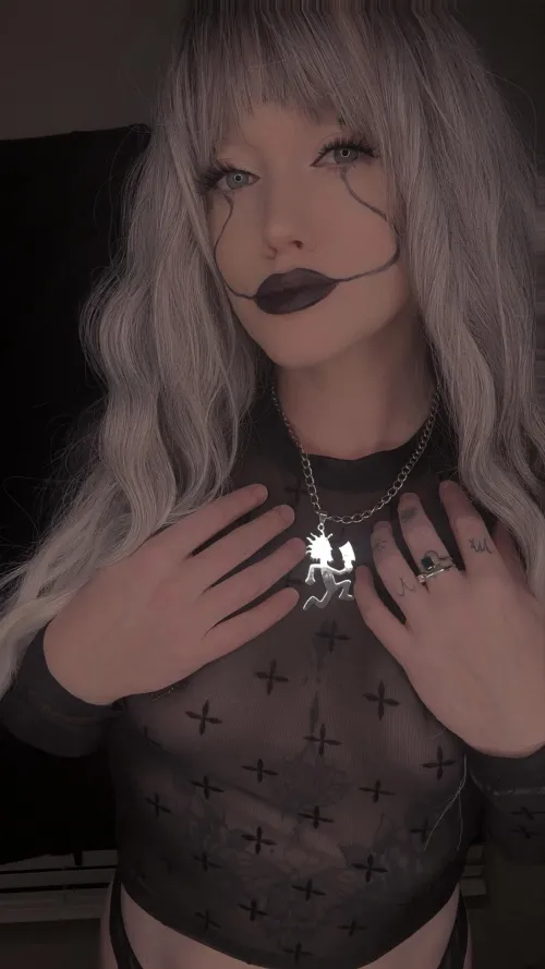 The moon is glorious by XOXAlaraXOX