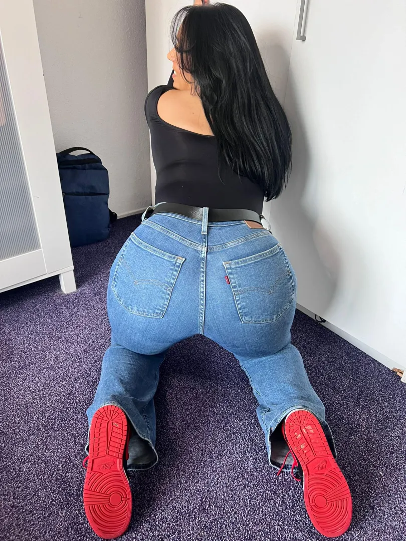 The more you taste my booty, the sweeter it is posted by Galadriel69_