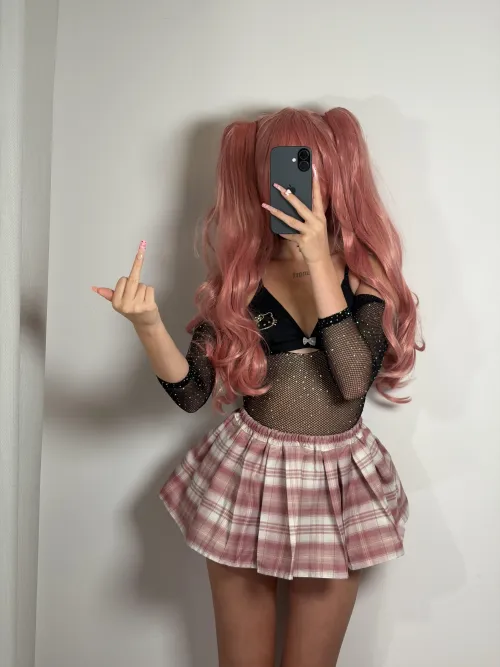 The new hierarchy starts with me, beta  by PinkDolxo