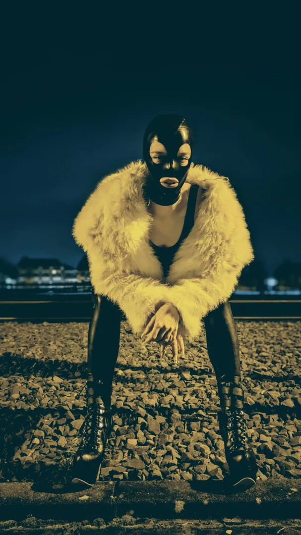 The night was long, the day can come posted by smokingpet