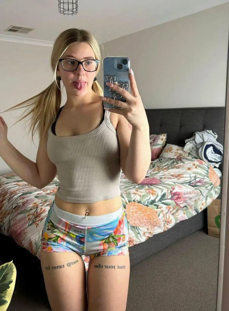 the only chic you need to see tonight posted by innocentshaelah