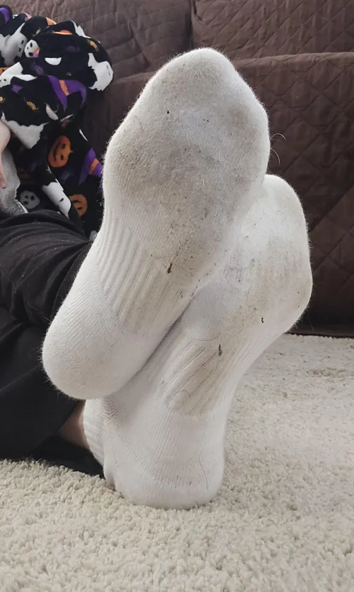 The only thing that betas get is dirty socks by prettyfeetraven