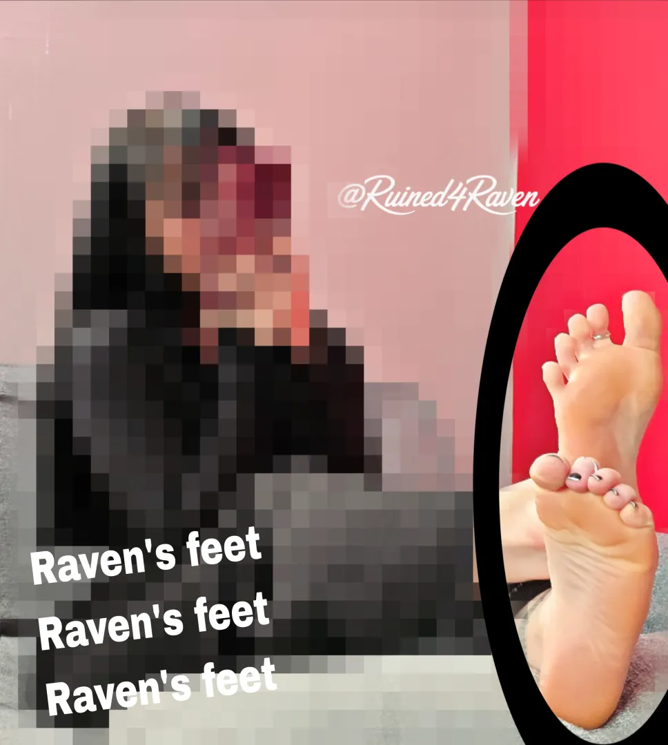 The only thing that matters is Raven's feet. posted by _-JoliDoll-_