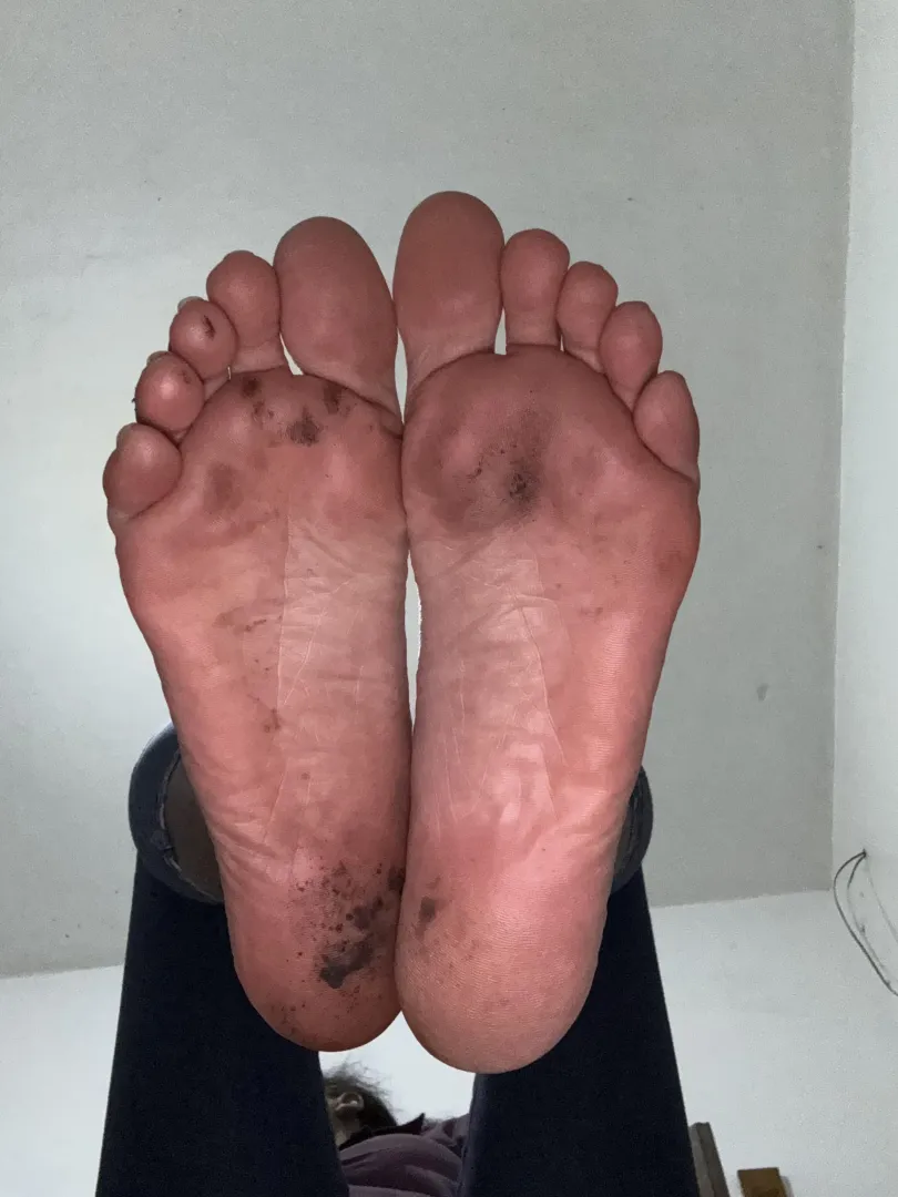 The only thing you deserve is to eat the scraps from my dirty feet posted by adricurly