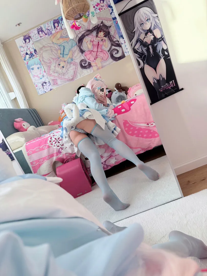 The perfect little pet, already on all fours waiting for you to come claim her ⸜(｡˃ ᵕ ˂ )⸝♡ posted by Quick_SilverElodie