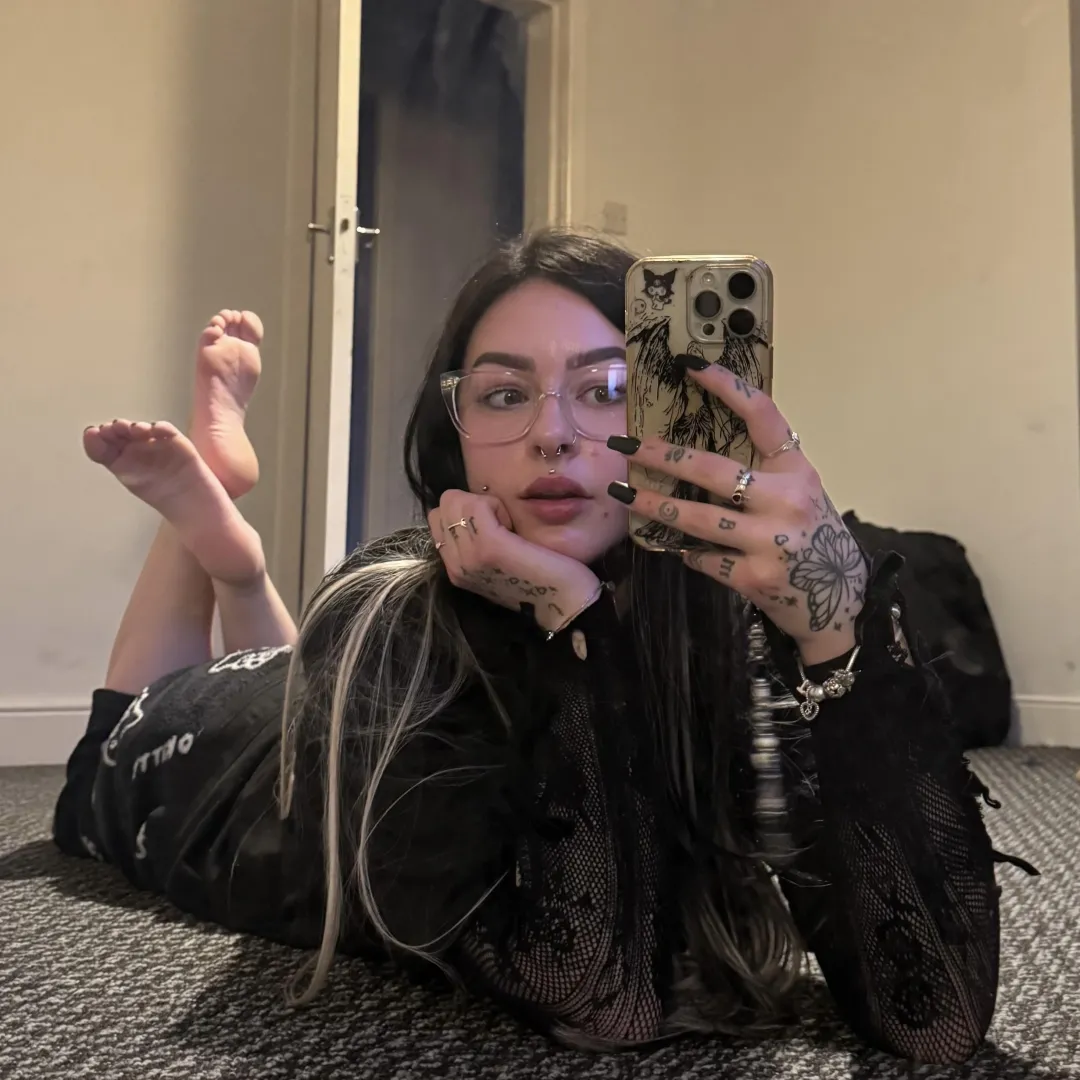 the pose posted by External-Seat7337