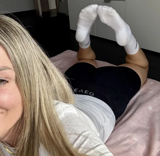 The pose in my gym socks by annis_world1