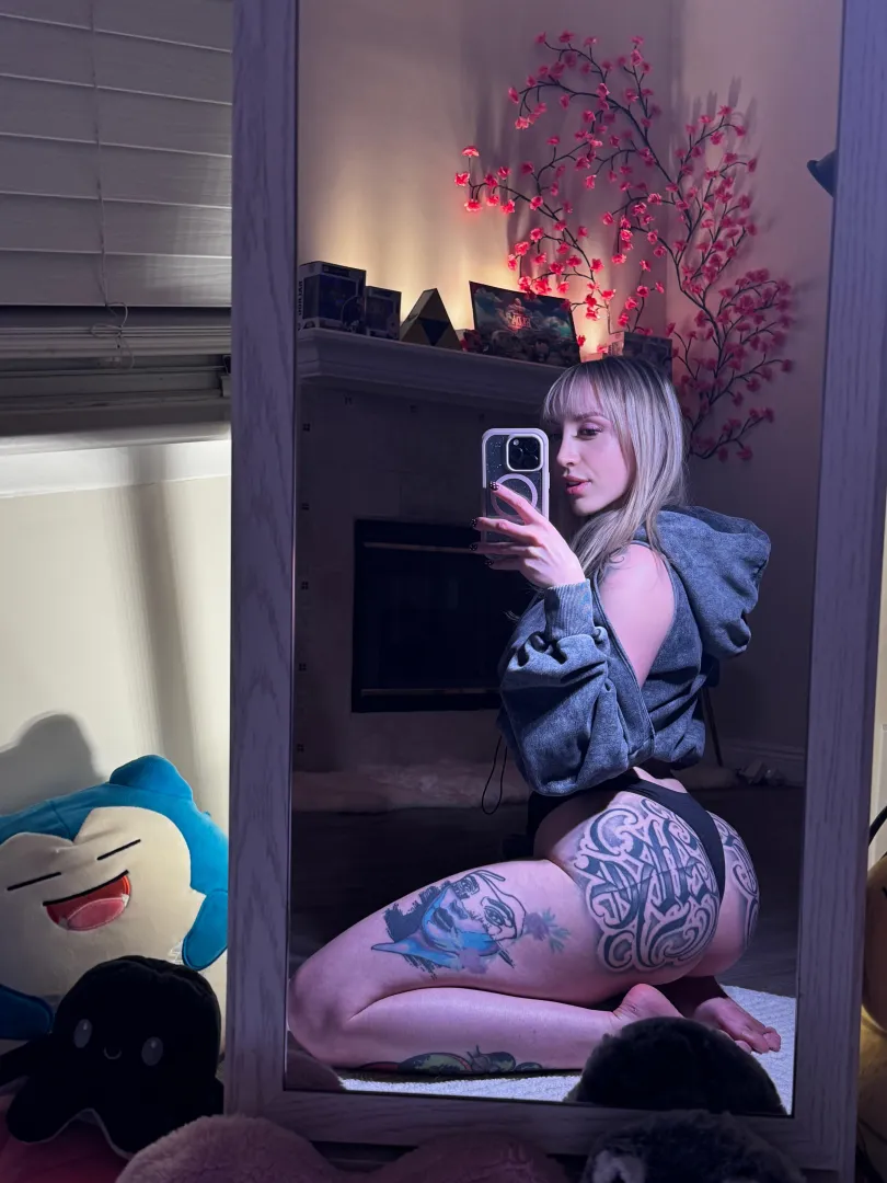 The tattoo says “don’t care” posted by justpeechixo