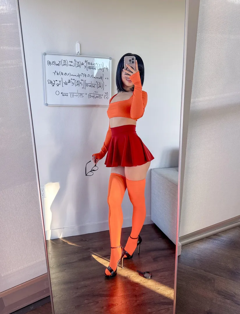 The thigh highs stay on even when I'm bended over posted by fun-sized-asian