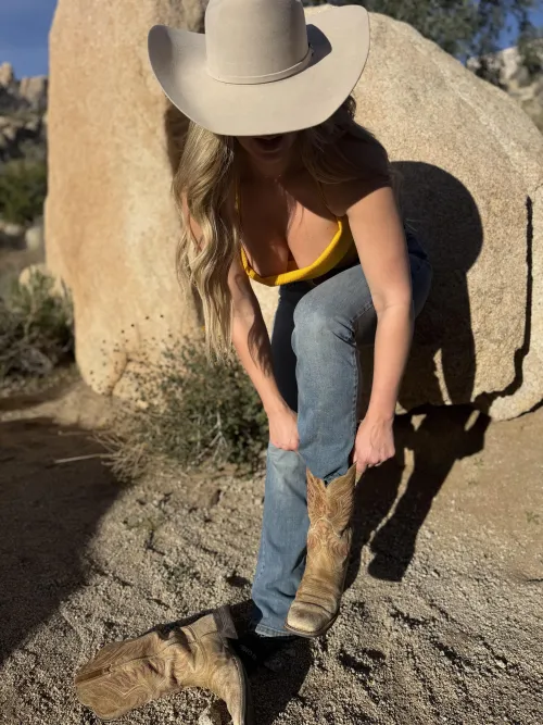 the ultimate cleavage shot by midwestemma