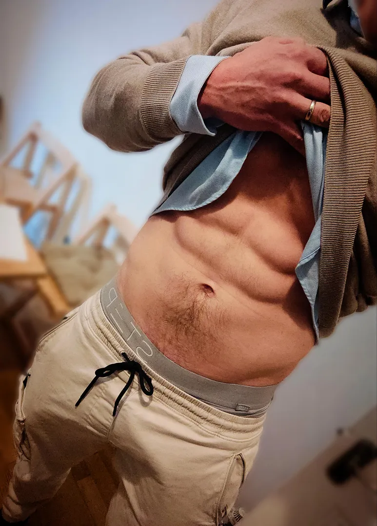 The unsuspecting dad V posted by Sailor-daddyyy