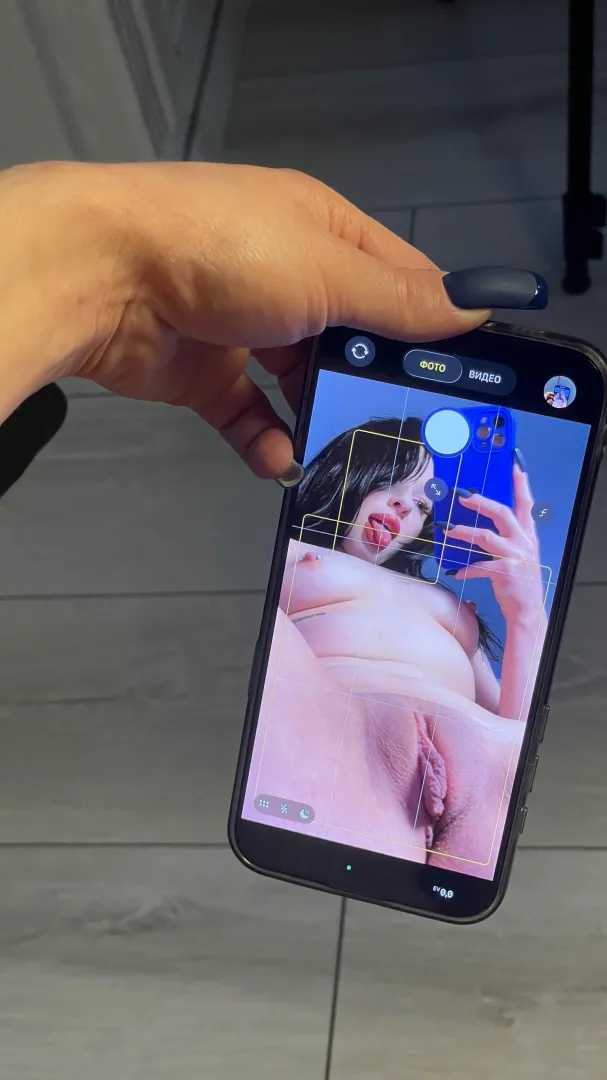 The way his hand slid down before finding its real destination tonight posted by garumika