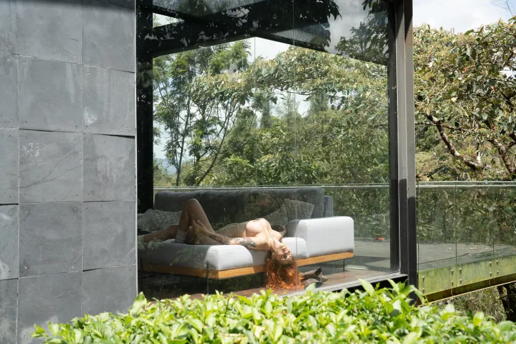 The way the sun is lighting up my hair rn by alejayvt