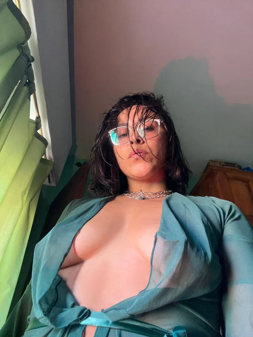 There are faithful men… and there are men who simply haven't met me yet.  Your girlfriend won't suspect a thing; posted by Morebruu