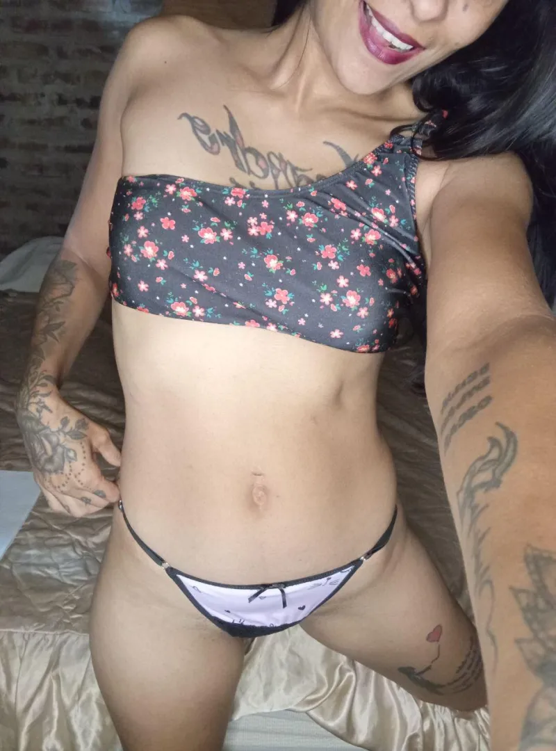 There is something about simplicity.  [oc] posted by amberbrunettesexy