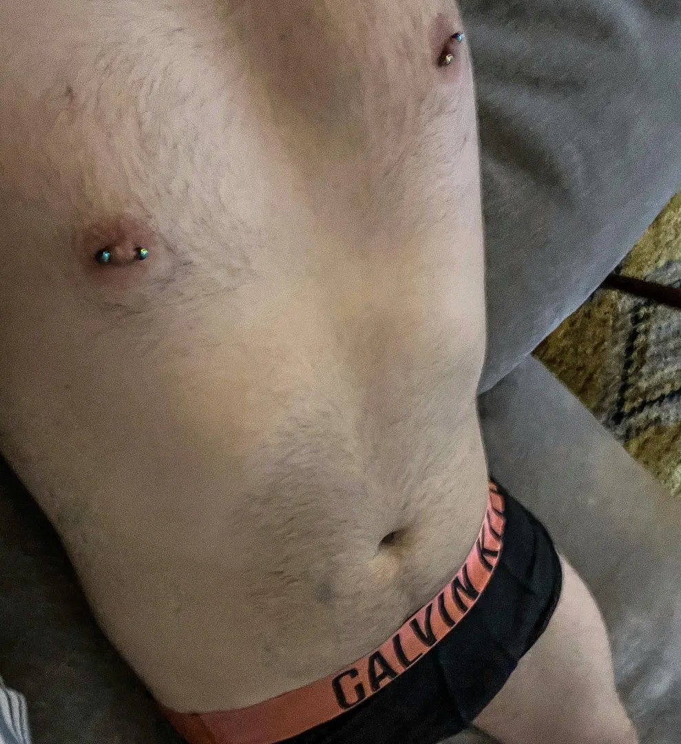 There’s a blizzard outside but it’s warm on the couch posted by bmfyub