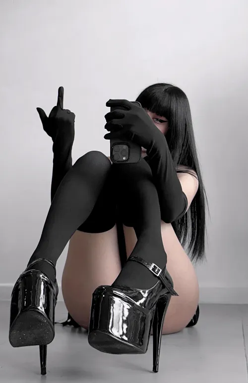 There’s a kind of man who stops feeling lost the moment his money and discipline are placed under the right woman instead of being wasted everywhere else. by obeymissanya