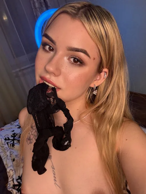 Theres nothing like having my worn panties in my mouth by Wesiustyreenn