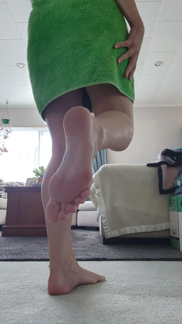 There's something about midday showers.. just like there's something about send notifications  posted by Naive_Battle_8605