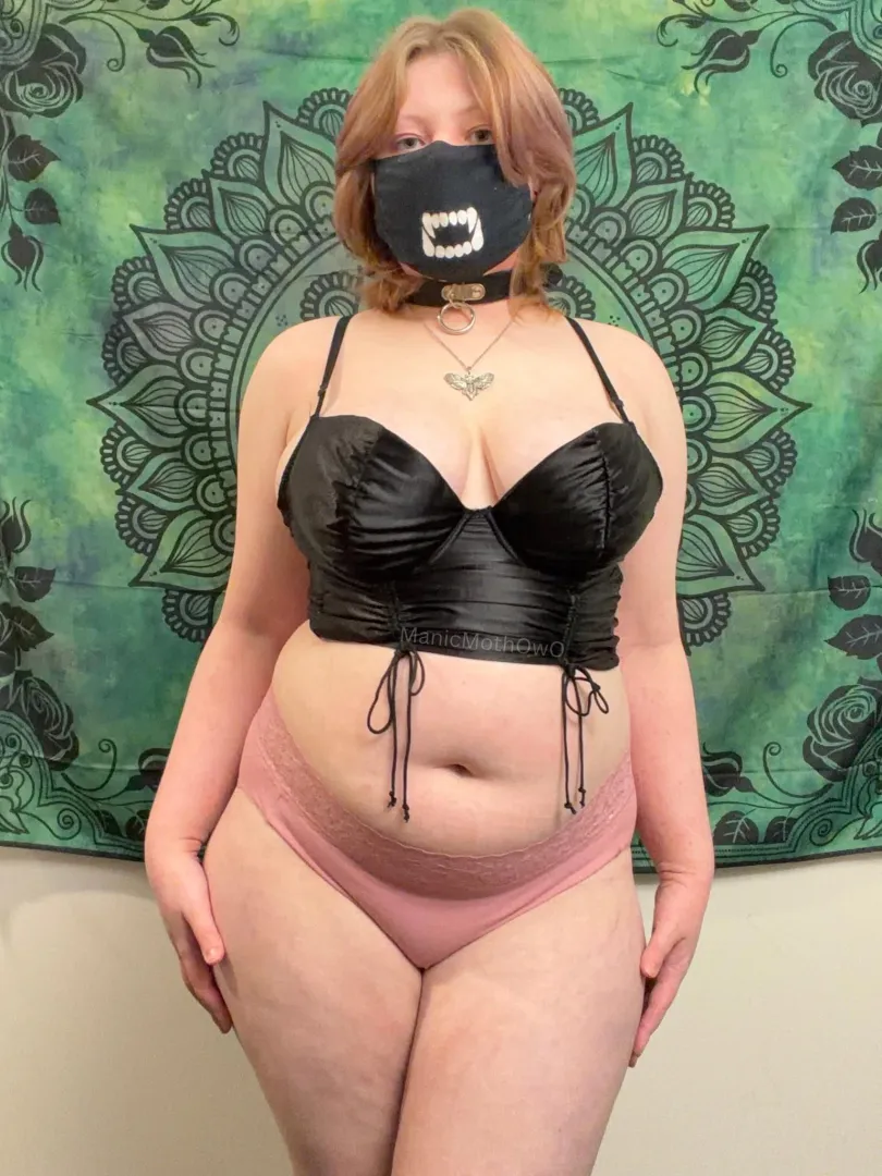 these hips don’t lie ;P posted by ManicMothOwO