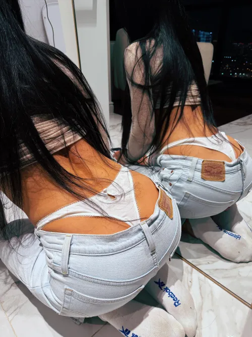 These jeans are flirting with my tail by lingerra