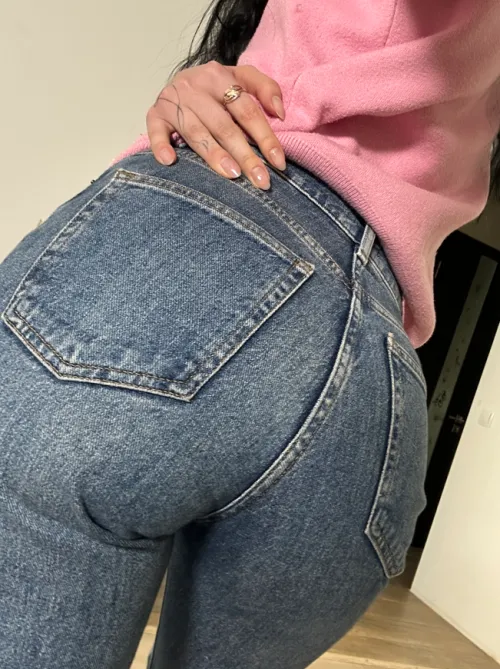 these jeans make my ass look so sexy by Catharinalennya