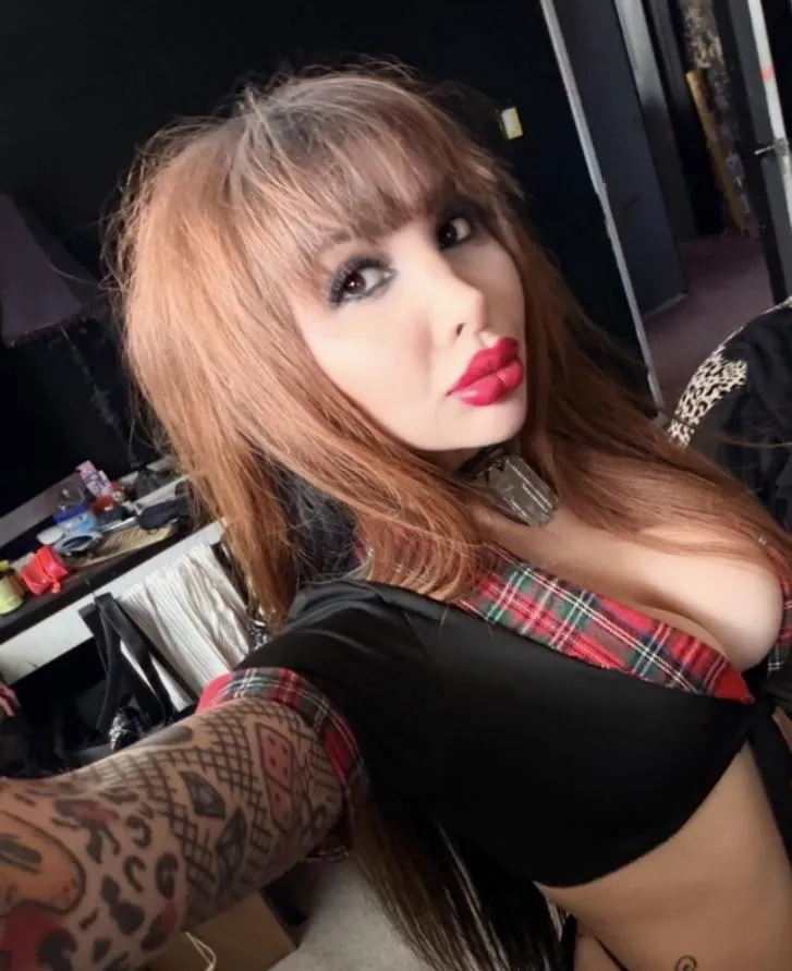 these red lips were made to be messed up posted by Bambiblake2