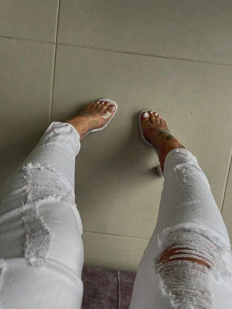 These toes aren’t shy… do you like them posted by TXlea