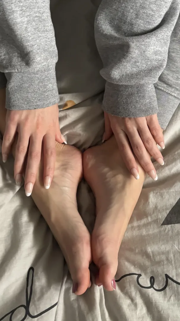 They are so sweet and they need attention!!  posted by IRIS_XFEET