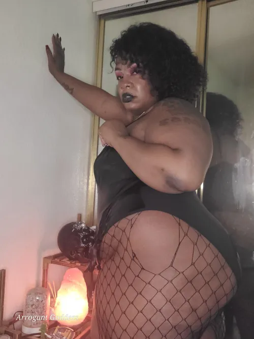 They're small but this ass is big by arrogantsexgoddess