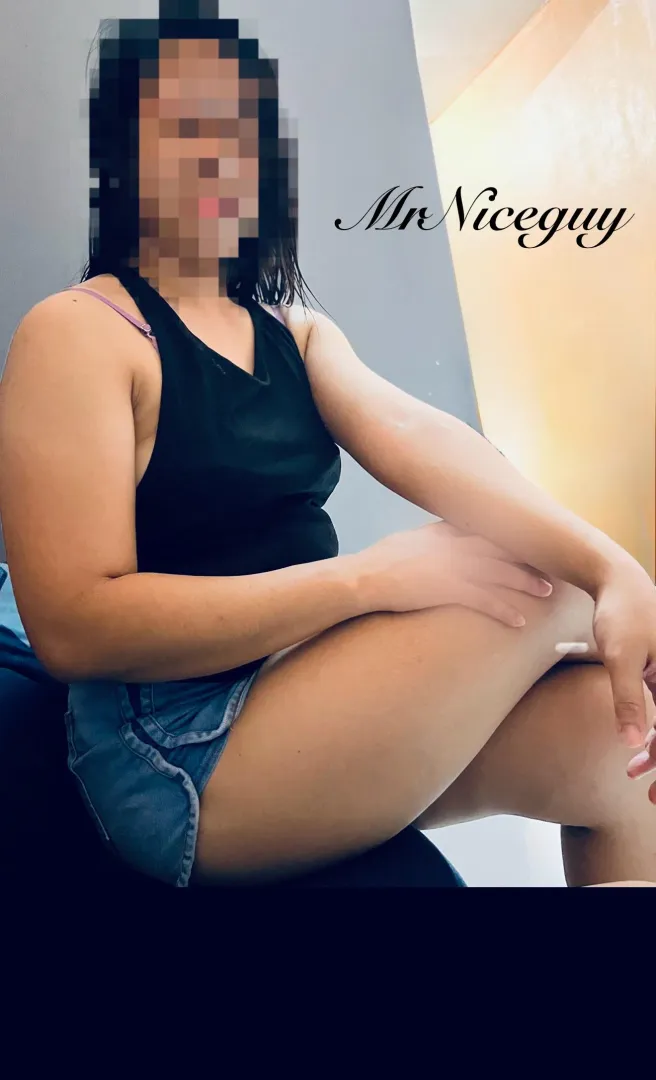 Thicc Hotwifey posted by MrNiceguy_8829