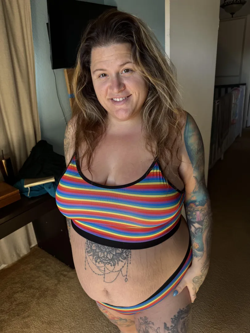 Thick and delicious Thursday posted by handful_heather420