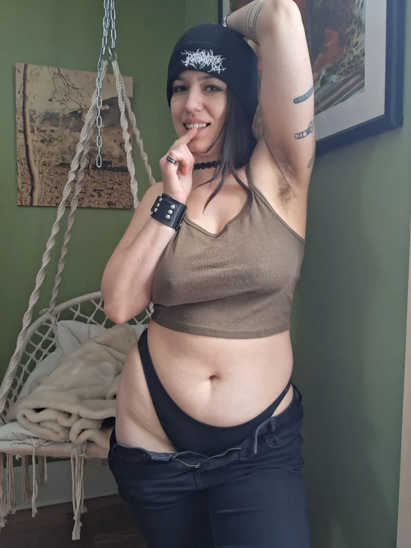 Thick and hairy dream girl posted by inked_emma_honey