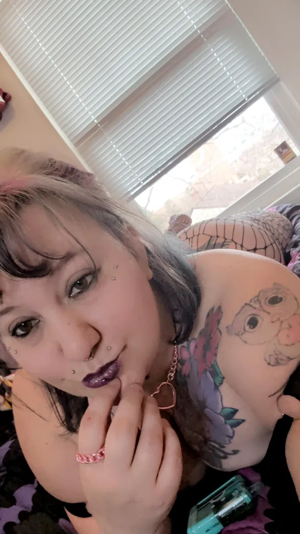 Thick thighs, pretty eyes and kinky vibes posted by Princessbubbles90