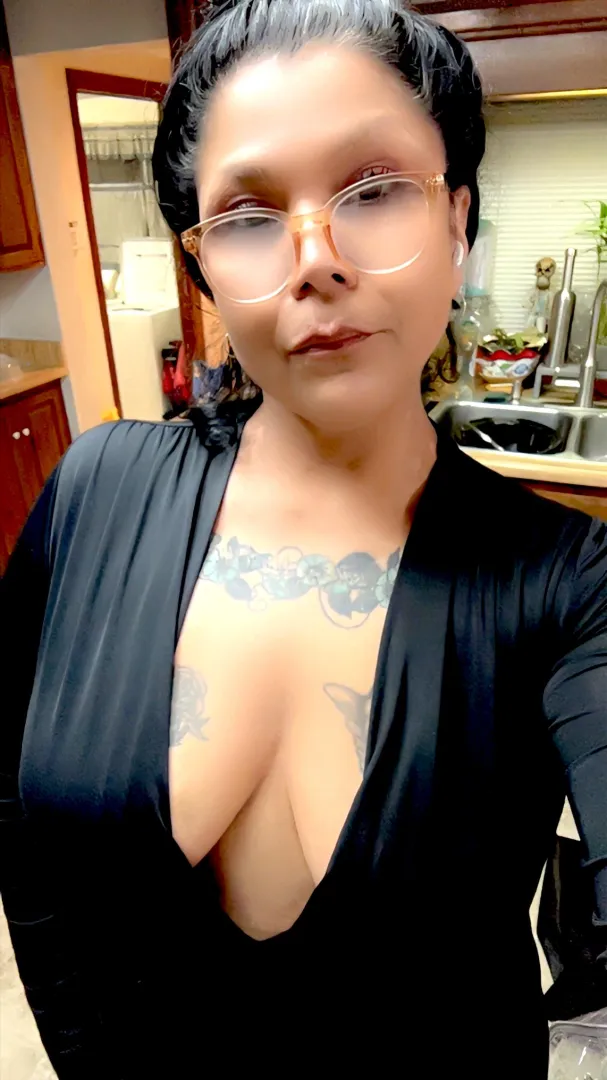 Thigh high Thursday posted by maturelatins70