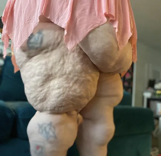 Thighs like a landscape by bigbeckybennett